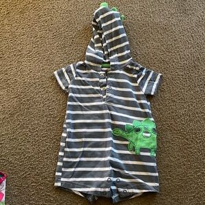 Infant 0-3 months carters shorts jumper